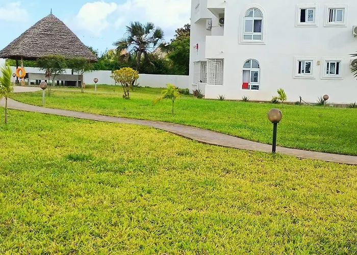 Pahalimzuri Kijani - 1 Bedroom Beach Apartment With Swimming Pool
